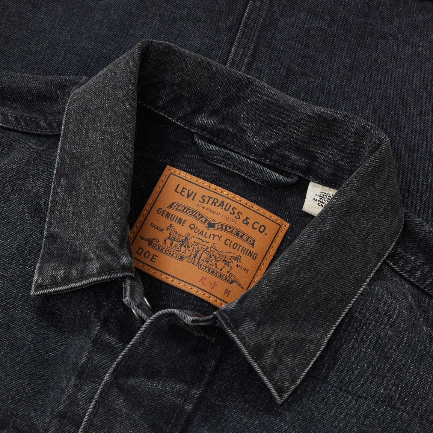 LEVI'S x DOE TYPE II TRUCKER L DARK GREY WASH