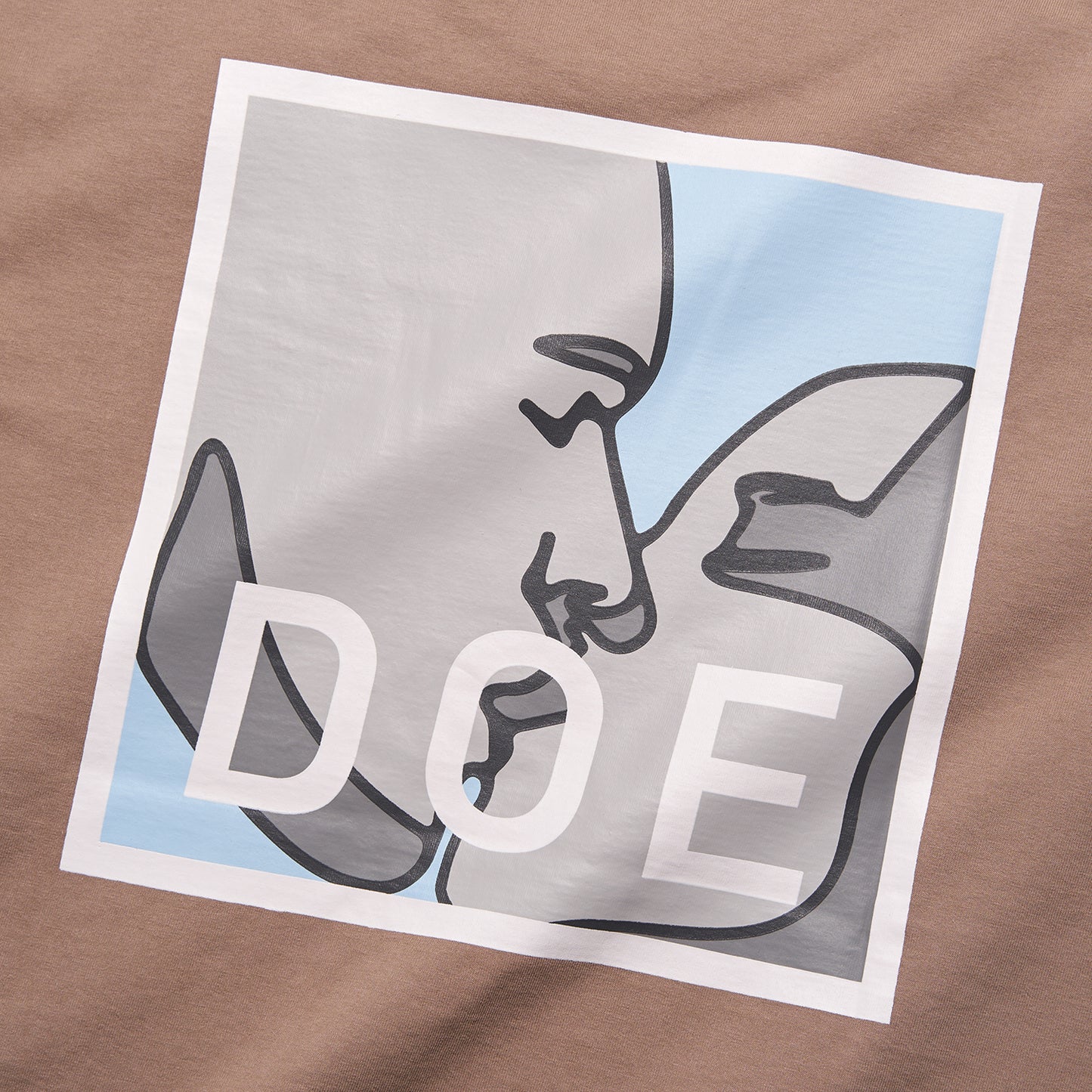 DOE A.R TEE