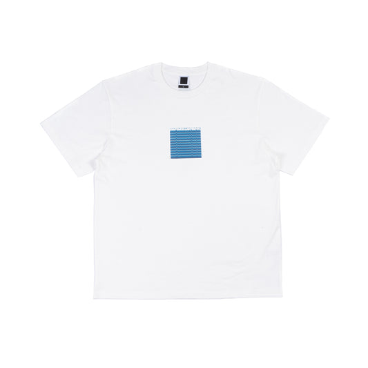 DOE SHAPELESS SQUARE LOGO TEE