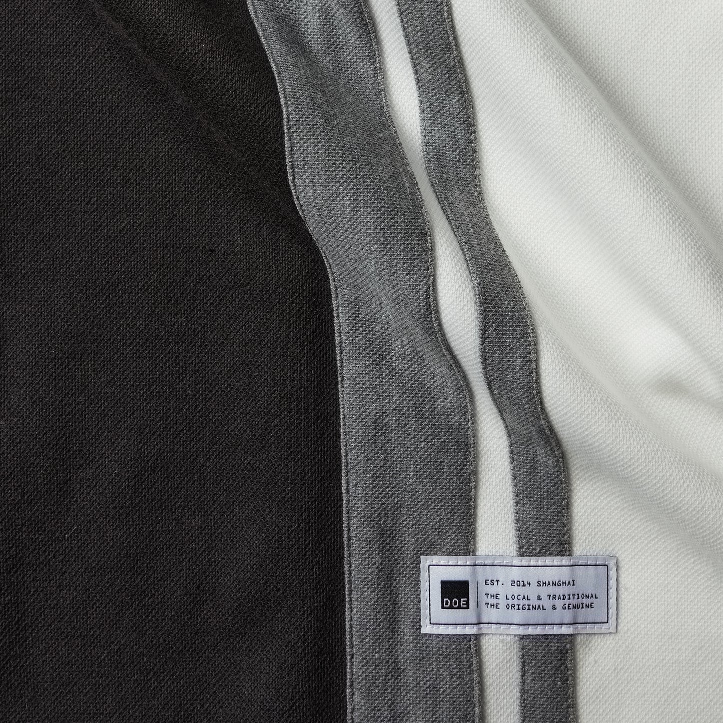 DOE LOGO TRI-COLOR LS POLO