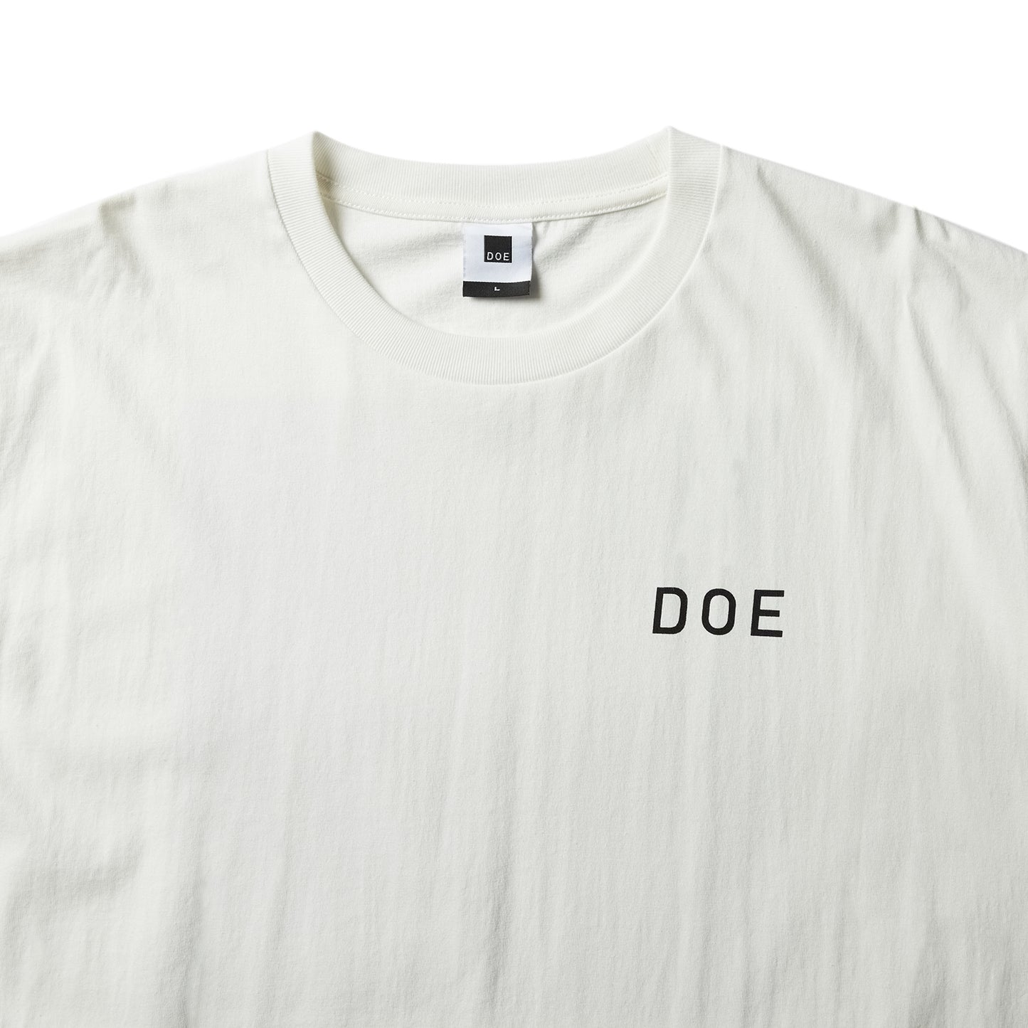 DOE ILLUSION SQUARE LOGO TEE