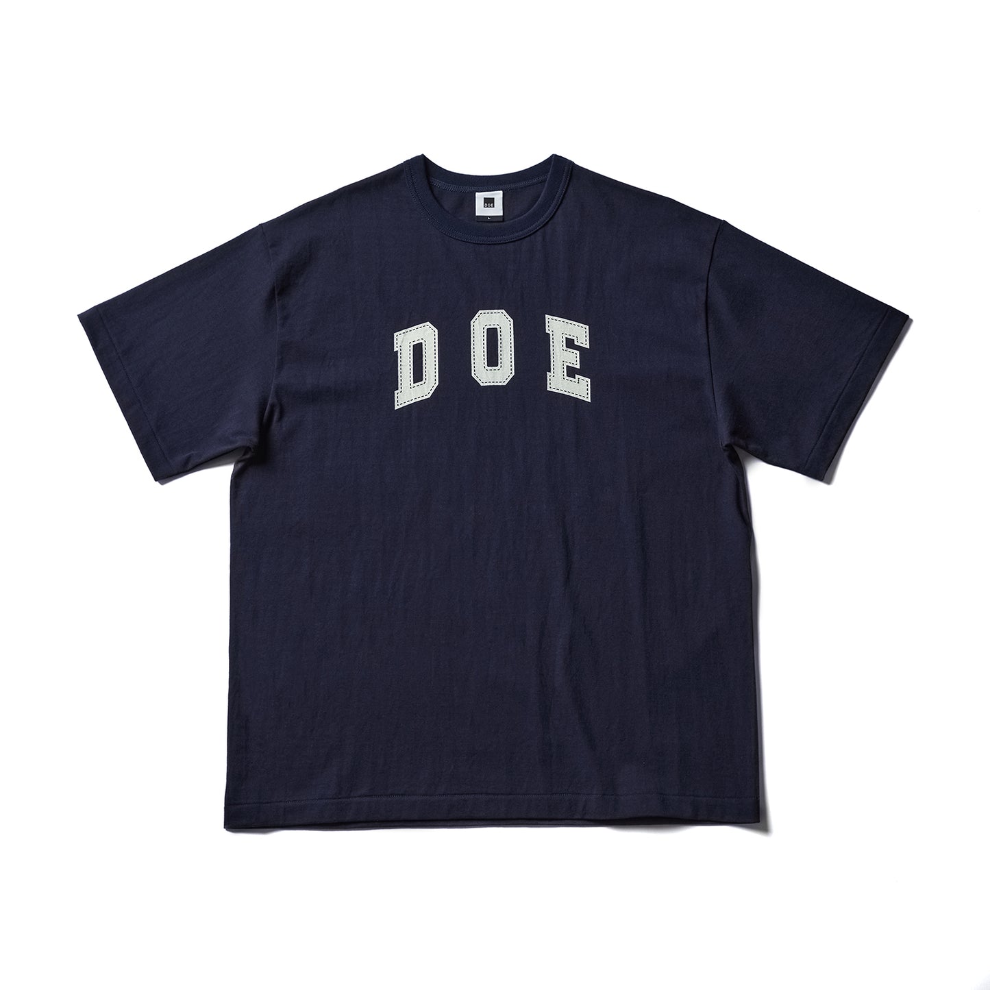 DOE COLLEGE LOGO TEE