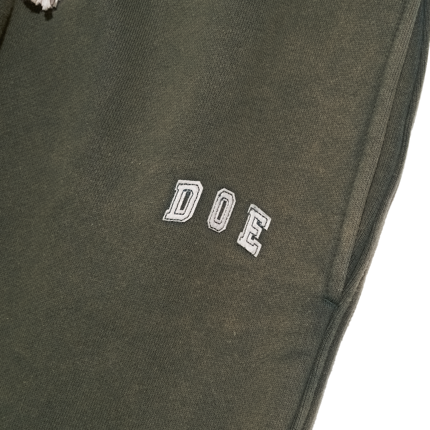 DOE WASHED COLLEGE LOGO EMBROIDERY SWEATPANTS