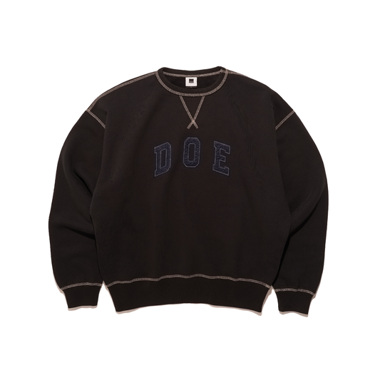 DOE DYED COLLEGE LOGO EMBROIDERY CREWNECK