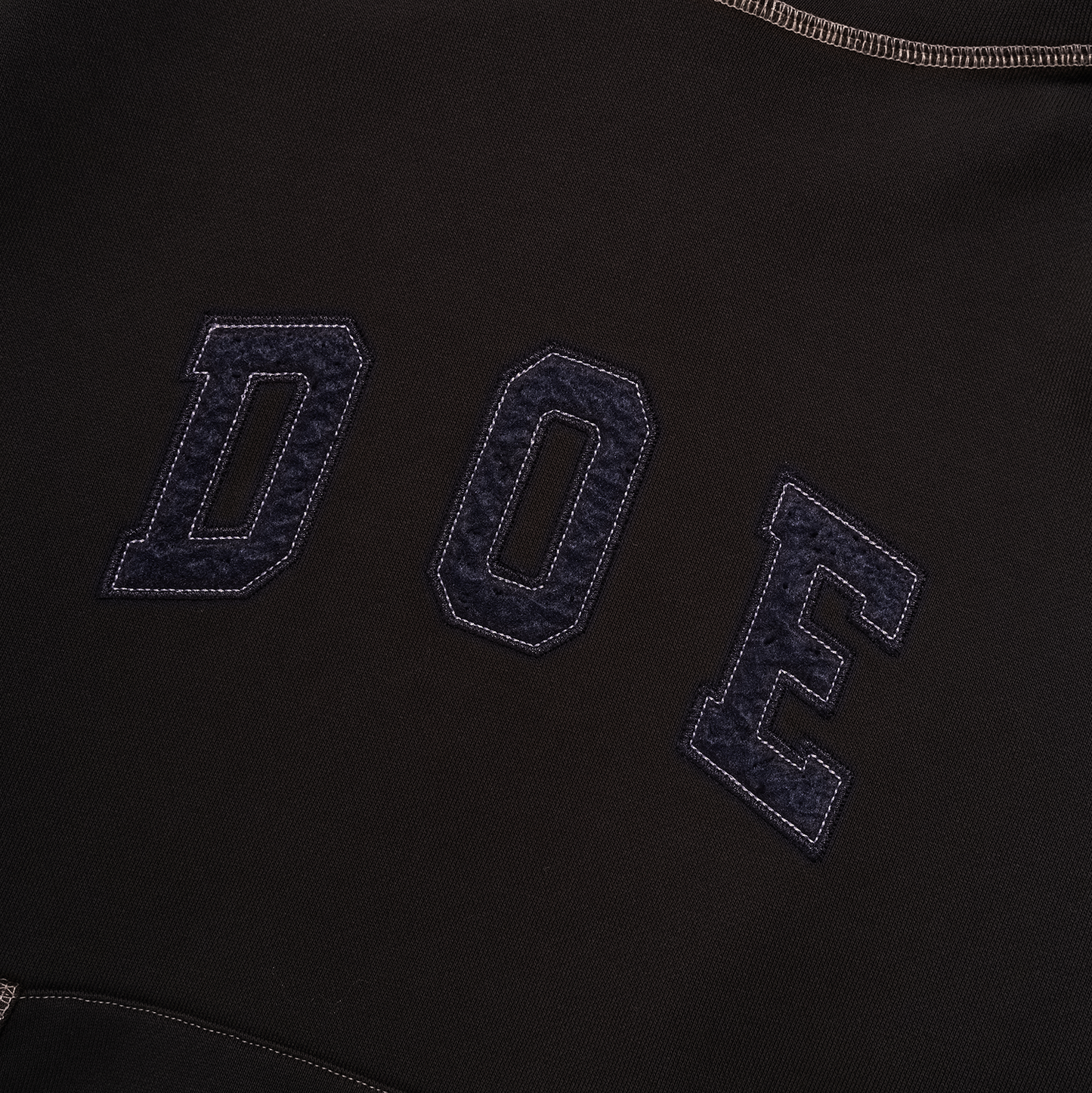 DOE DYED COLLEGE LOGO EMBROIDERY HOODIE